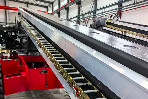 Heavy duty steel china drag chain installed on telescopic boom lift engineering machinery
