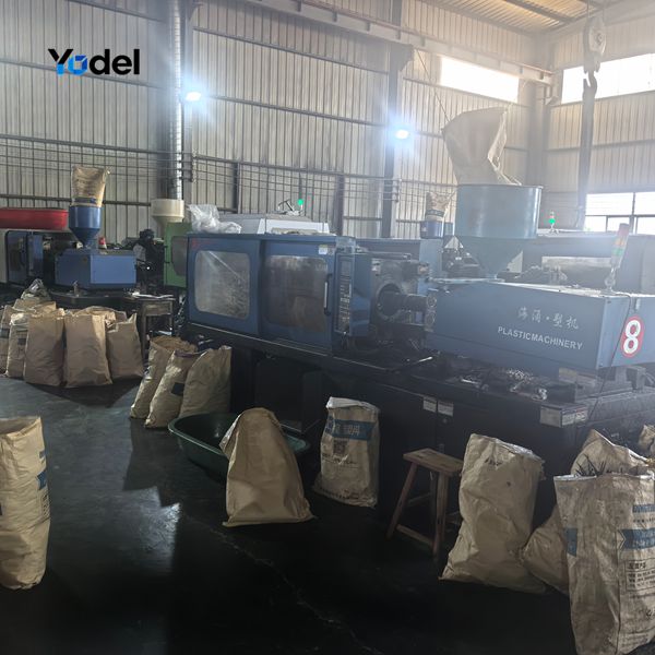 Plastic injection molding machinery producing 35x100 bridge cable drag chain components in factory