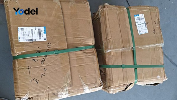 Heavy-duty reinforced corrugated cartons packed with 20x50mm drag chain wire carrier ready for dispatch