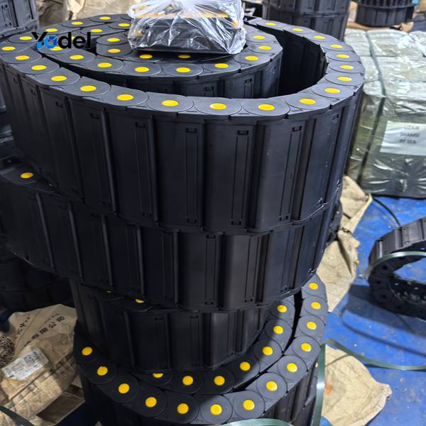 Assembled enclosed cable drag chain 55x150 finished products stored in workshop awaiting export packaging