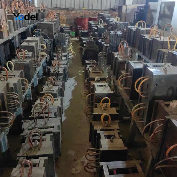 Precision steel injection molds inventory for manufacturing enclosed drag chain 35*90 cable carriers