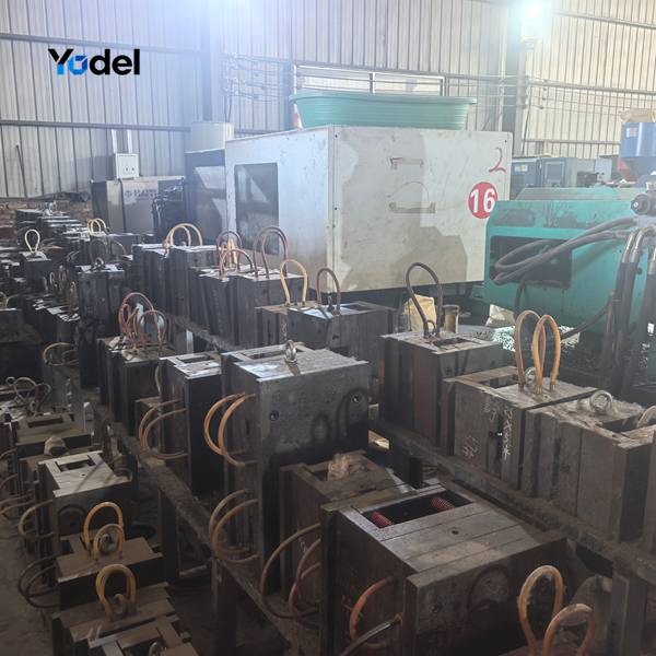 Precision steel injection molds used for manufacturing high strength 55x150 CNC cable carrier links