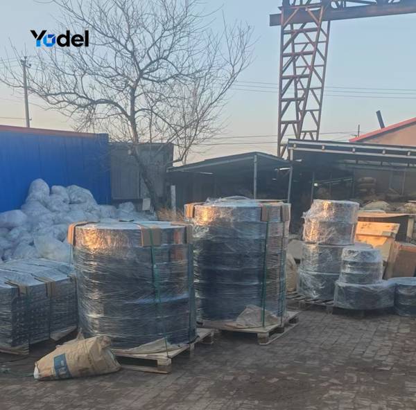 drag chain cable carrier 65x150 heavy duty enclosed packaged on pallets for delivery