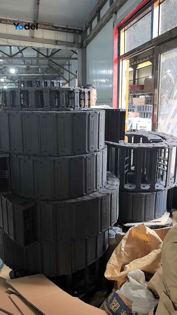 drag chain 45x150 all black heavy-duty cable energy chain stock in factory warehouse