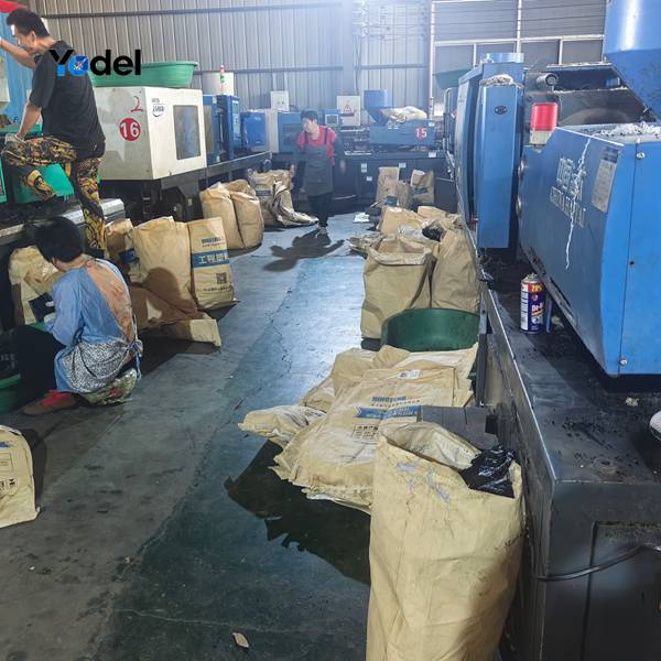 drag chain 45x150 heavy-duty plastic cable carrier injection molding production workshop