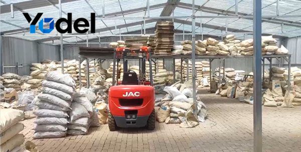 Cable chain drag 58x200 raw material warehouse stocked with reinforced PA66 nylon pellets