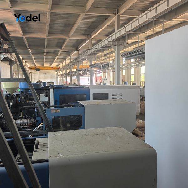 Injection Molding Production Workshop - Cable & Hose Carrier Precision injection molding workshop for heavy duty hydraulic hose drag chain 58x150mm