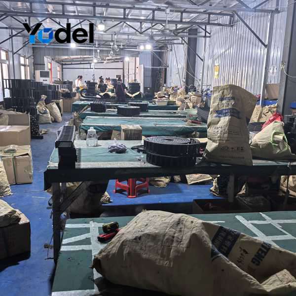 Plastic cable chain track 48x125 snap-open assembly workshop and quality testing