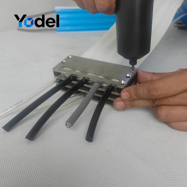 Flexible Flat Drag Chain End Bracket Stainless Steel Platen Assembly with Cables