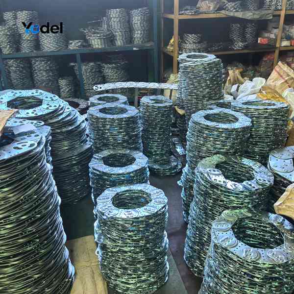 Electro or hot-zip galvanized steel cable carrier TL180 side link plates stacked in warehouse stock